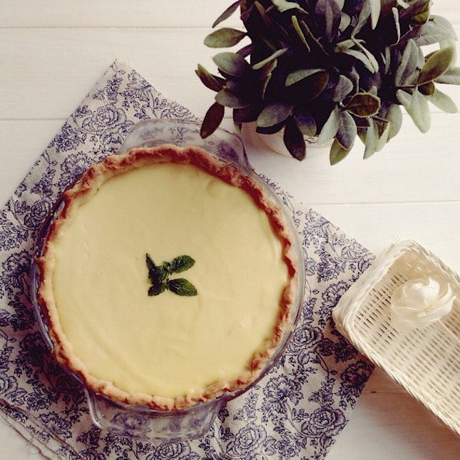 Can't get over @yangasusual's lemon curd tart this Friday afternoon.