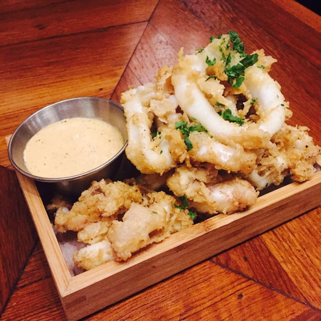 Fried calamari with tartar sauce