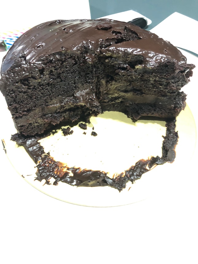 Ganache Chocolate cake (Home baker)