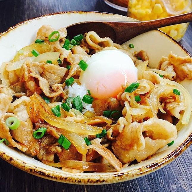 Surprise find here at @TheSeletarMall, Buta Shogayaki Don ($11.90++), soft, tender and well marinated pork with onions topped with a soft boiled egg.