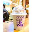 I'm not a big fan of cookies and cream milkshake BUT this one, I just can't resist it!