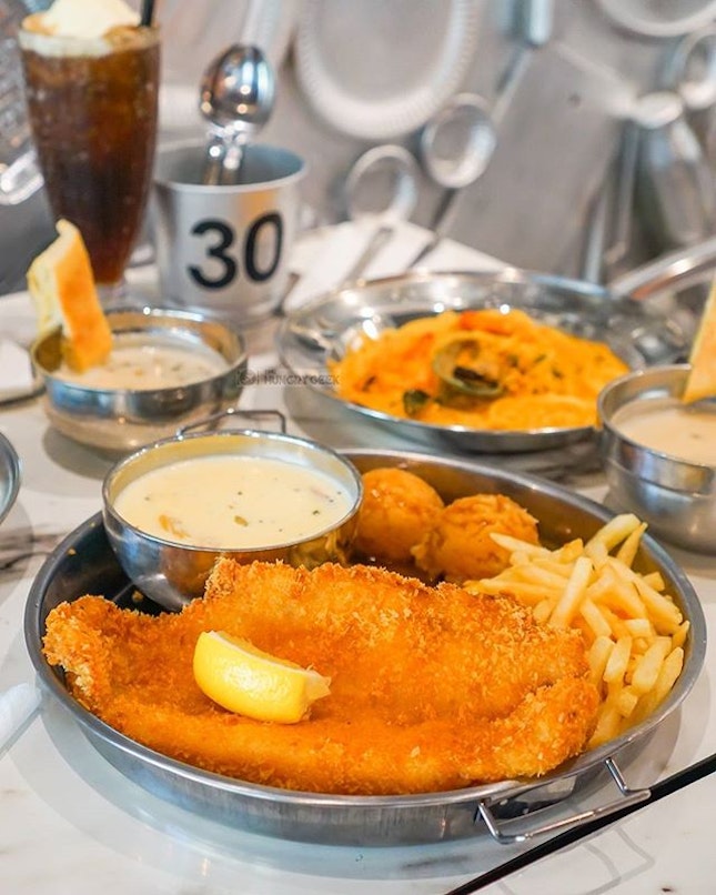 [NEW BLOG POST] Featuring the Old Fashioned Fish & Chips with Al Scampi Sauce at @49seats.