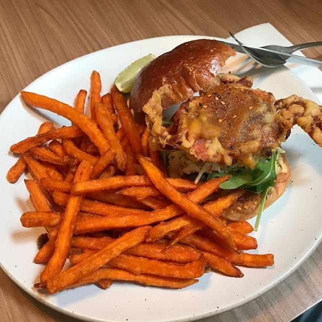 Soft shell crab burger with truffle fries 🍟.