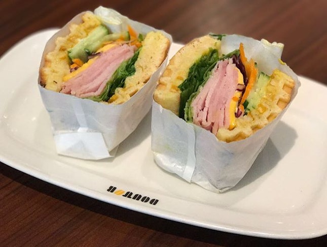 [New Blog Post | Food Tasting | Giveaway]
Doutor Coffee - Wafflewich, Baked Rice & Dessert in CBD featuring one of the best wafflewiches we ever had!