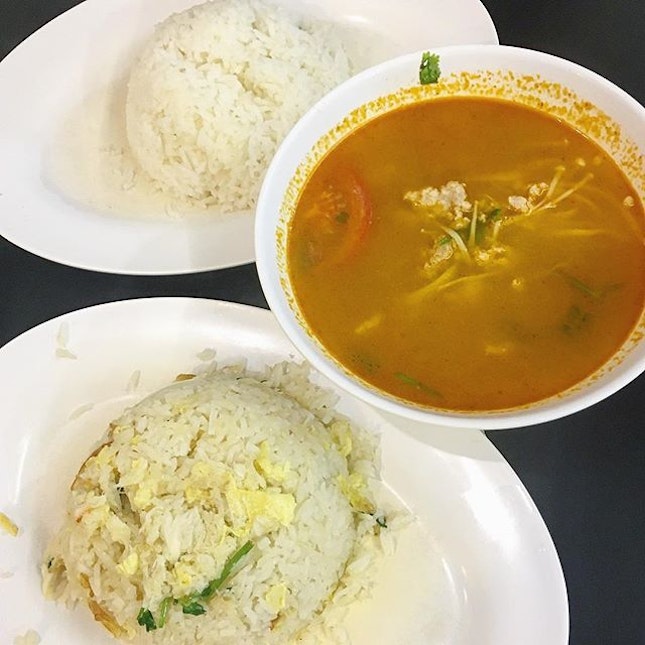Cheap Thai food fix, Tom yam soup with rice and crab meat fried rice at $6/5.50.