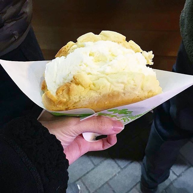 [Osaka, Japan🇯🇵] world’s second best melon pan ice cream 👍🏻