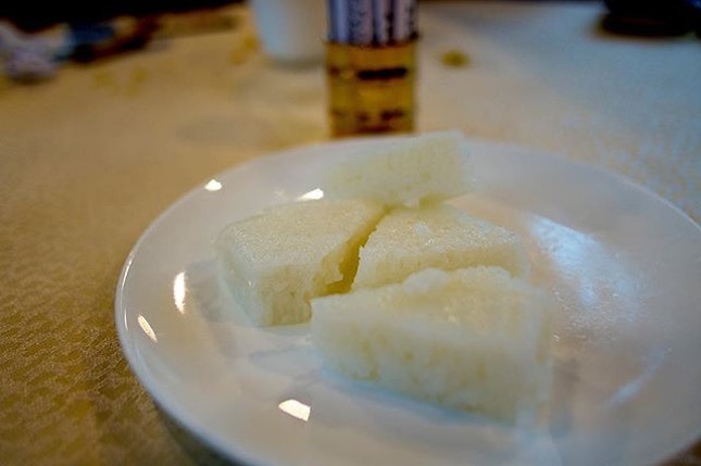 I don't know what this is called ; it's like a chilled sweet sponge cake.