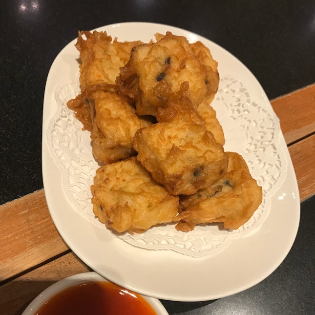 Deep Fried Home Made Tofu With Water Chestnuts And Mushrooms ($8.60)