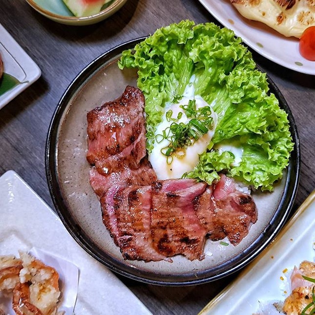 Wagyu Don (S$38.80++)
Wagyu that is perfectly grilled to get a tender interior and a slightly crusty and smoky exterior served on top of Japanese rice with onsen egg.