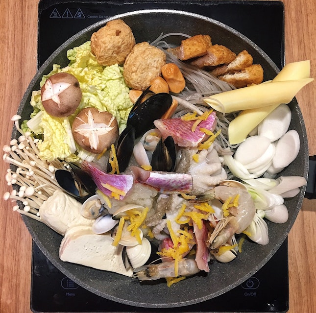 Seafood Yuzu Salt Jjigae($16.90/1pax, $28.90/2pax)