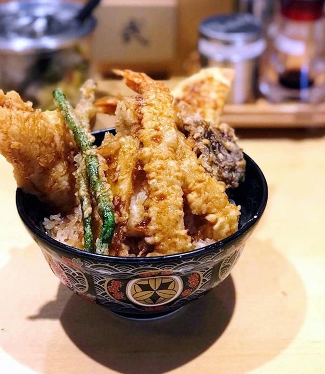 There were only 2 dishes in the place: a special and a vegetarian Don, yet their tempura Don attracted a regular flow of customers every time we visited.
