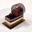 Pastries from Platine by Waku Ghin, available at Renku of MBS for those who enjoys indulgence in refined creations.