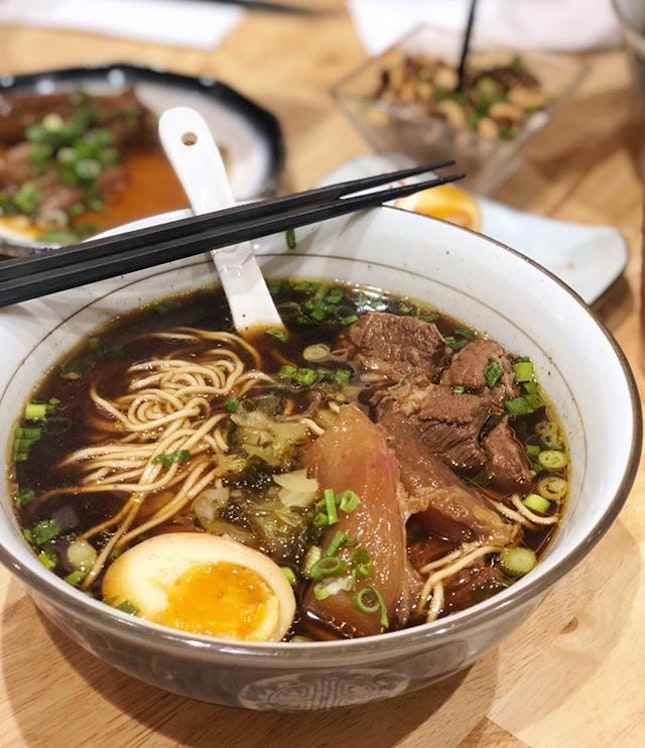 We find much pleasure in their bowl of hot, flavourful beef ramen that’s distinctively Taiwanese.