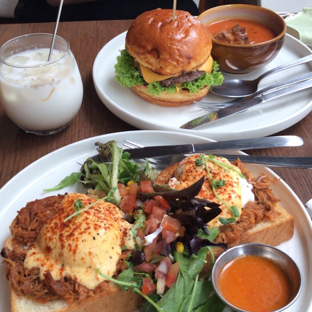 pulled pork eggs benedict and cheeseburger