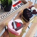 Celebrating Valentine's Day early with good friends with <Bread Talk 'First Love' and 'Prince of Hearts' V-Day Cakes $16.80 each> Enjoy the simple joy and laughter!