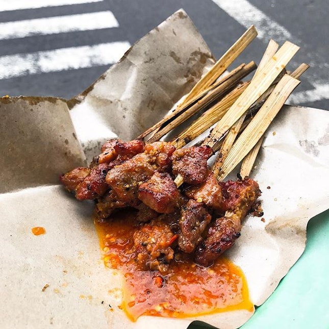 Bali Street Food Pork Sate (10,000 Rupiah /💵S$1 for 5pcs) 🥓
•
ACAMASEATS & GTK💮: Good food and good eating are about risk, calculated risks.