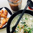 Noodles & crispy chicken with iced coffee 🍜🍗☕️
When you're not as energetic as your usual self, you need some hot noodles to warm you up!