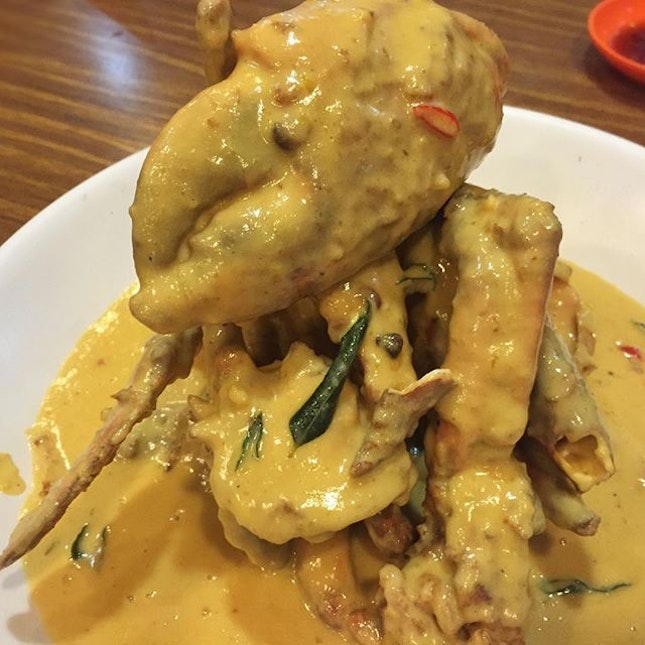 Throwback - Dinner at Keng Eng Kee with their famous Salted Egg Crab  #ieatishootipost#hungrygowhere#instafood#foodporn#Rocasia#iweeklyfood#yummy#instagram#8dayseat#theteddybearman#eatoutsg#whati8today#yummy#eatoutsg#foodforfoodie#vscofood#igfoodie#eatingout#eatstagram#sgfood#foodie#foodstagram#SingaporeInsiders#sg50#100happydays#burpple#eatbooksg