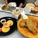Western Food Dinner with Friends at Richmond Station #ieatishootipost#hungrygowhere#instafood#foodporn#Rocasia#iweeklyfood#yummy#instagram#8days_eat#theteddybearman#eatoutsg#whati8today#yummy#eatoutsg#foodforfoodie#vscofood#igfoodie#eatingout#eatstagram#sgfood#foodie#foodstagram#SingaporeInsiders#sg50#100happydays#burpple#eatbooksg#burpplesg