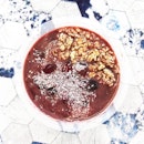 Classic Açai Bowl [S$5.90]
・
Frozen açai pulp topped with granola, dried cranberries, chia seeds, coconut flakes and grapes.
