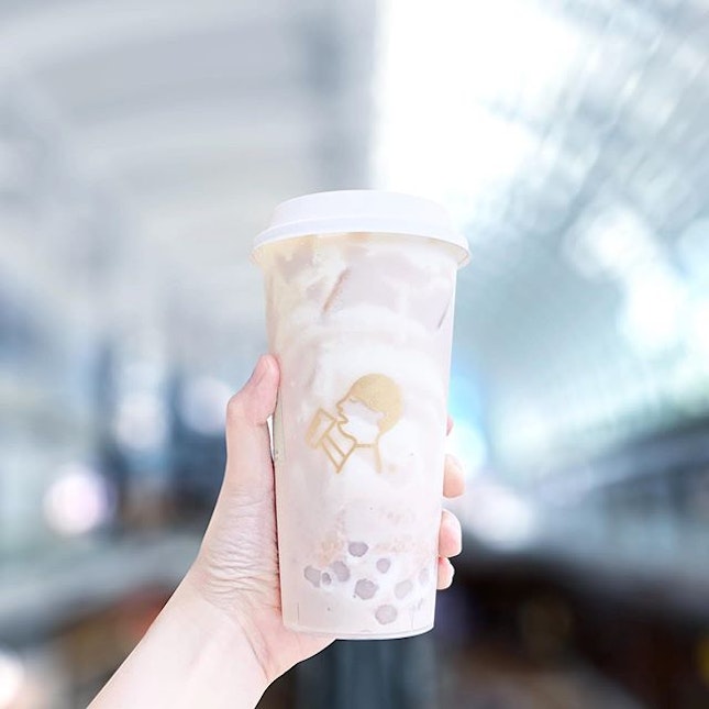 Taro Bobo Tea [S$7.80]
・
Featuring my favourite drink from @HeyTeaSG and also probably the most ‘shiok’ Orh Nee bubble tea I could find in Singapore💜
・
And yes, they offer island-wide delivery as well!