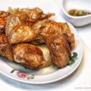 Paper Wrapped Chicken (纸包鸡) @ Hillman Restaurant (喜临门大饭店)
:
:
#singapore #sg #igsg #sgig #sgfood #sgfoodies #food #foodie #foodies #burpple #burpplesg #foodporn #foodpornsg #instafood #gourmet #foodstagram #yummy #yum #foodphotography #shotoniphone #shotoniphone8plus #hillmanrestaurant #dinner #saturday #paperwrappedchicken #chicken #oily #纸包鸡 #鸡