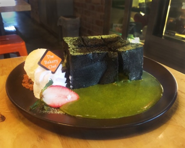 Charcoal Lava Toast with Salted Egg Matcha Filling ($13)