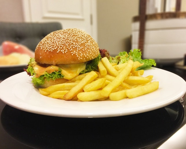 Dry-Aged Beef Burger (RM65 / S$21)