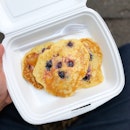 Blueberry Pancakes with Lemon Curd (£4.50)