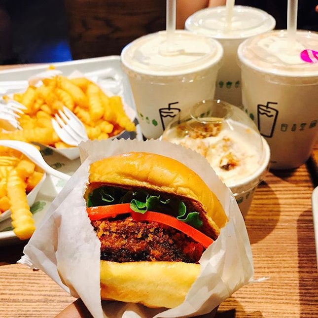 What's a trip to DC without Shake Shack??
