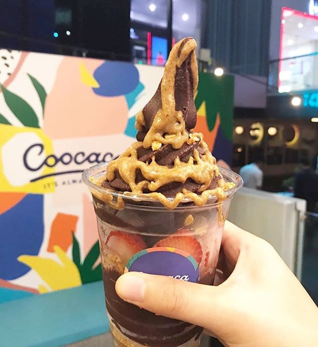🍇🍓🍦Loving this açai soft serve from @coocacasg - way to satisfy my froyo cravings without feeling guilty!