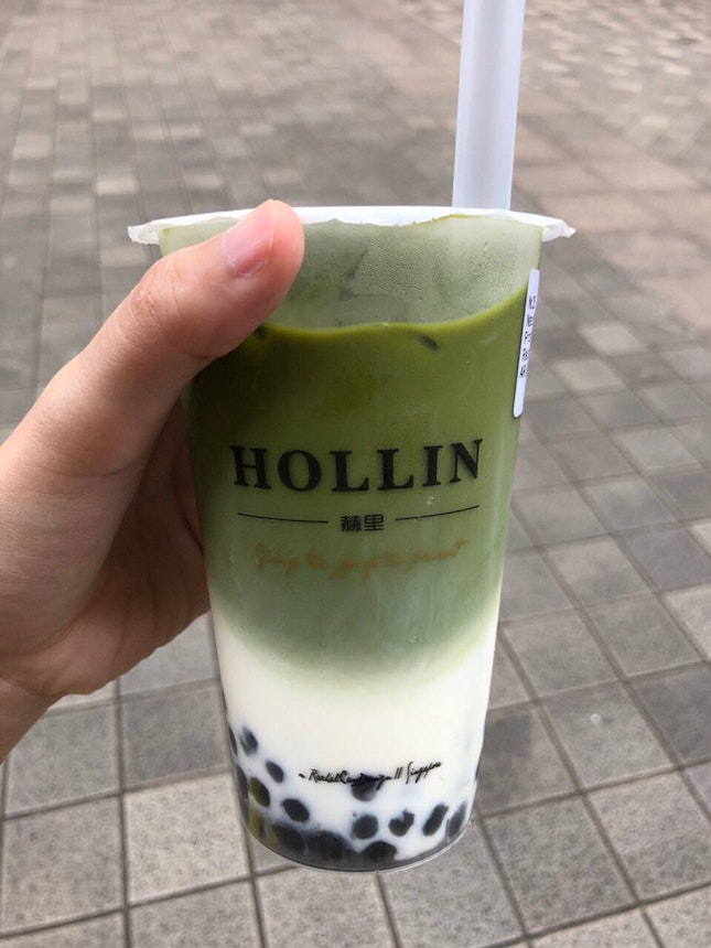 Matcha Latte With Sesame Pearls