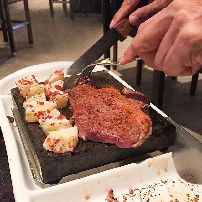 [Newly Opened!] Top grade Wagyu steaks 🐮 on hot stone?