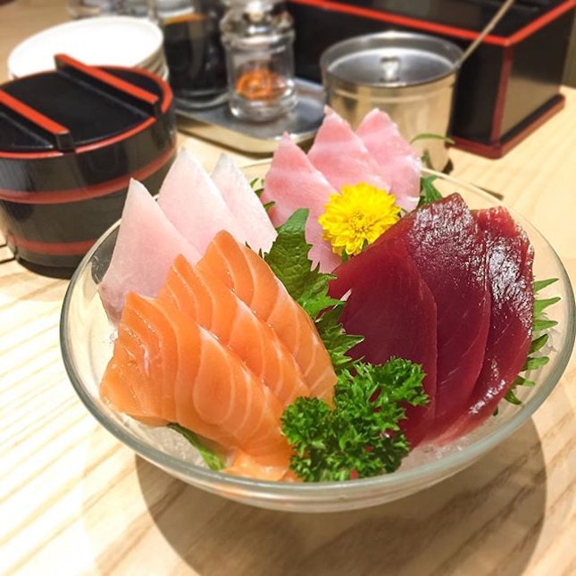 According to my mum, Wednesday is the best day for sashimi!