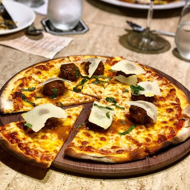 Villaggio di Bergamo Pizza
🔻
 Another hightlight from district 10 is this pizza which  essentially consist of mozzarella, basil and extra virgin olive oil along with its special star- the Wagyu Meat Ball!