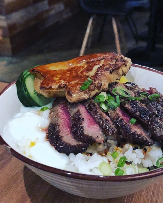 《Newly Opened》 
If you have had Yuki Onna and love it, you need to try their full fledge restaurant and bar serving grilled items such as this Foie Gras and Beef Steak served with rice.