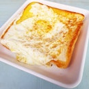 Breakfast~ 🍳🍞
Simple egg toast with the yolk in the middle that flows out..