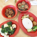 Taiwan Cuisine 🇹🇼 🐖🍚
3 Cup Chicken 三杯鸡
Braised Pork 卤肉 (Salty)
Broccoli (Tasteless) 
#instafood #insta_food #food #foods #yummy #hungry #foodism #foodgram #foodgasm #foodfie #foodspam #foodporn #sgfoodporn #sgfoodstagram #foodstagram #foodspotting #foodshare #sgfoodshare #foodpics #foodie  #kuching #kuchingfood #kuchingfoodguide #kuchingfood #foodlover #sarawak #burpple #malaysia #lunch