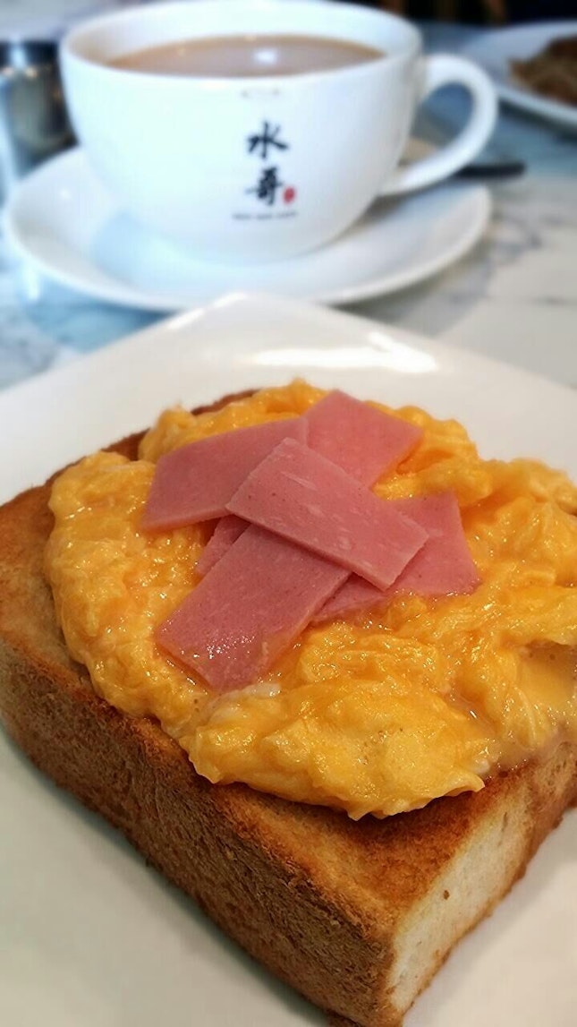 Toast With Scrambled Eggs