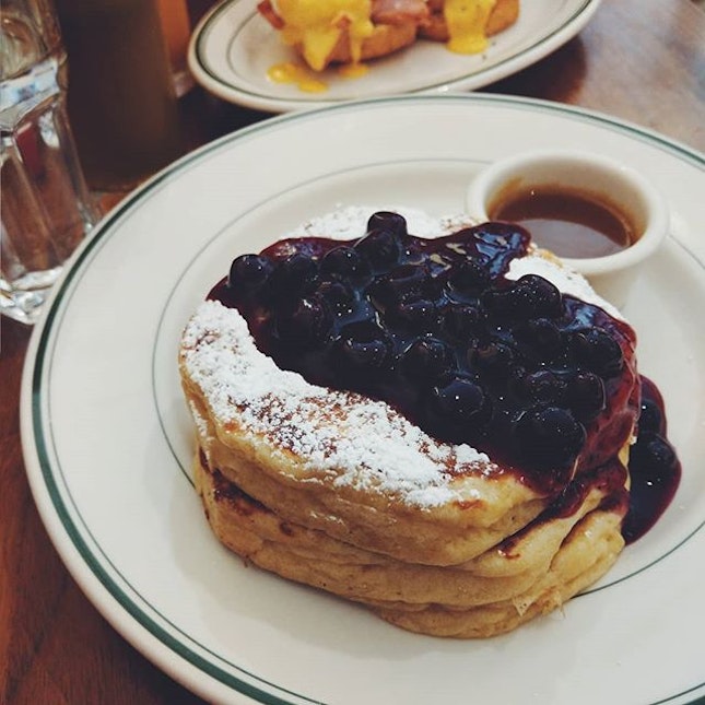 Order the Blueberries Pancakes ($19++) that comes with three American-style pancakes stacked upon one another, dressed with icing sugar and tart-sweet blueberry jam on top (See that handful of blueberries sitting in the jam).