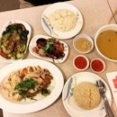 Pow sing chicken rice, 1/2 chicken, charsiew and vegetable.