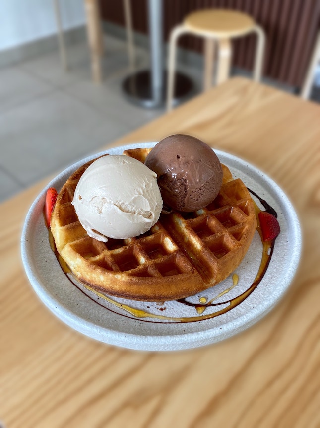 Tie Guan Yin, Truffle Chocolate Ice Cream w Waffles ($13.20)