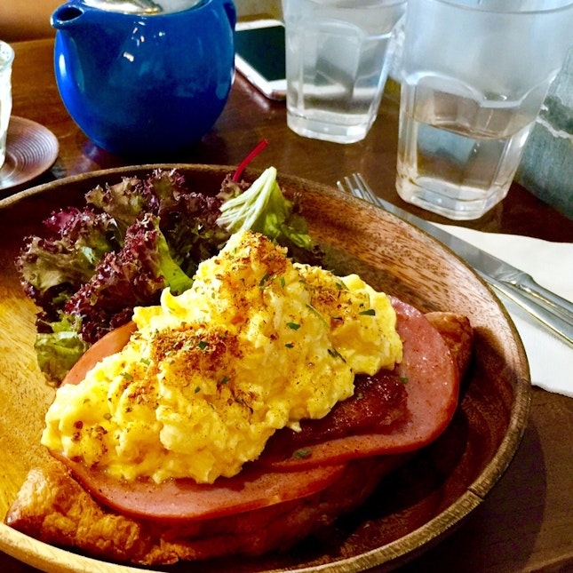Croissant With Ham And Scrambled Eggs