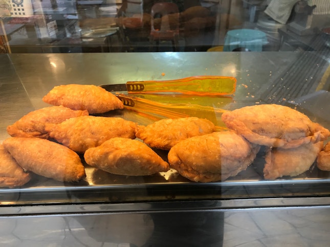 Delicious Chicken Curry Puffs