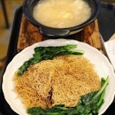 HK seafood noodles.