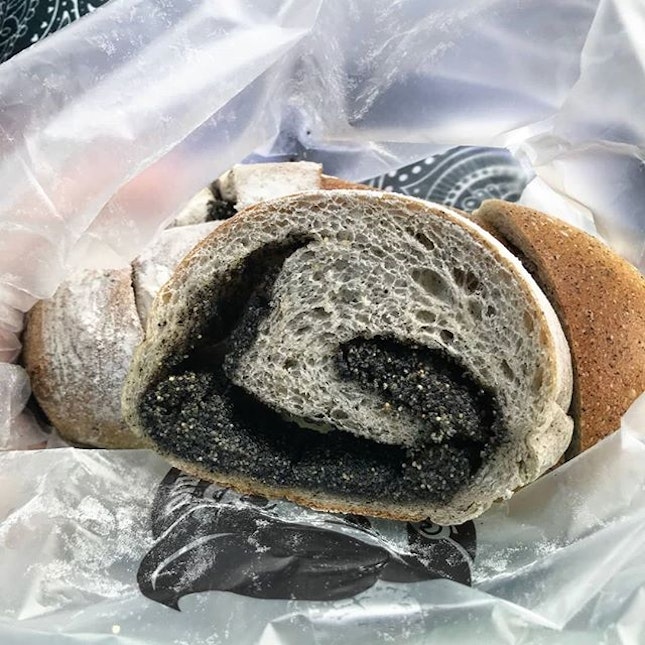 It's the little things in life 💗 My fav bakery has finally launch new breads 👏 & the best part is they are on promo 😍

Black Sesame 🍞.