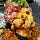 ~
ヒードニスティック
~
Rephrasing what @veronicaphua said, this Japanese Nokke Roll ($45) overflowing with Uni, Ikura, Crab & Negitoro is hedonism personified.