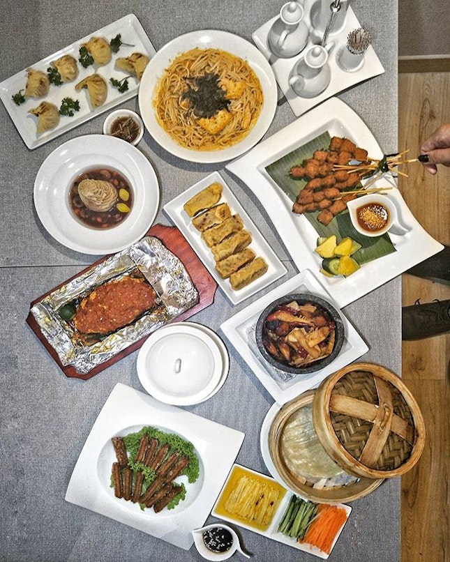 ~
雪中蓮
~
@LotusVegetarian @ Quality Hotel Marlow @ Balestier Road, a renowned establishment boasting a rich 13 year history is well know for its top of the line quality vegetarian cuisines in Singapore.