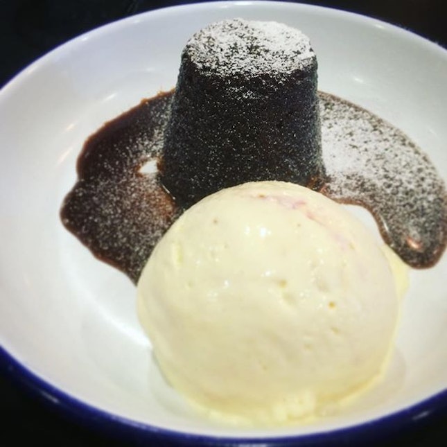 Sticky date pudding with hokey pokey ice cream from @thelokalsingapore .