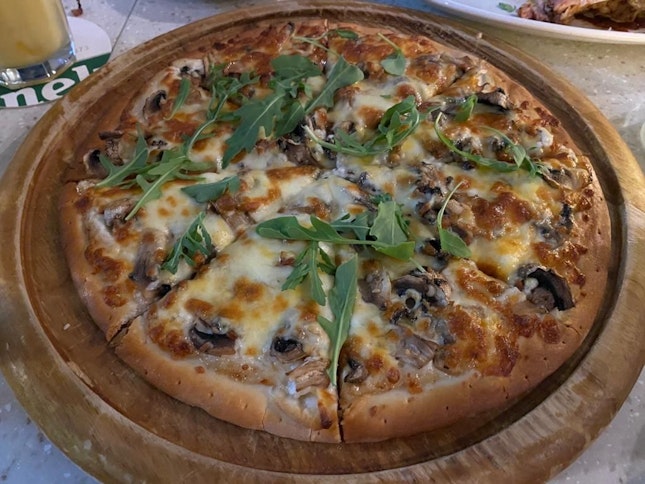 Pizza With Mushrooms And Cheese SO GOOD